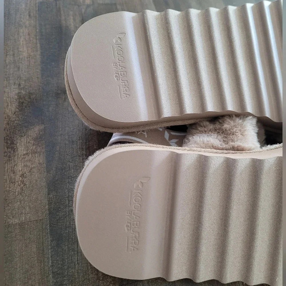 NWOB Koolaburra By UGG Amphora Fuzz-Oh Faux Fur Sandal - Picture 7 of 11